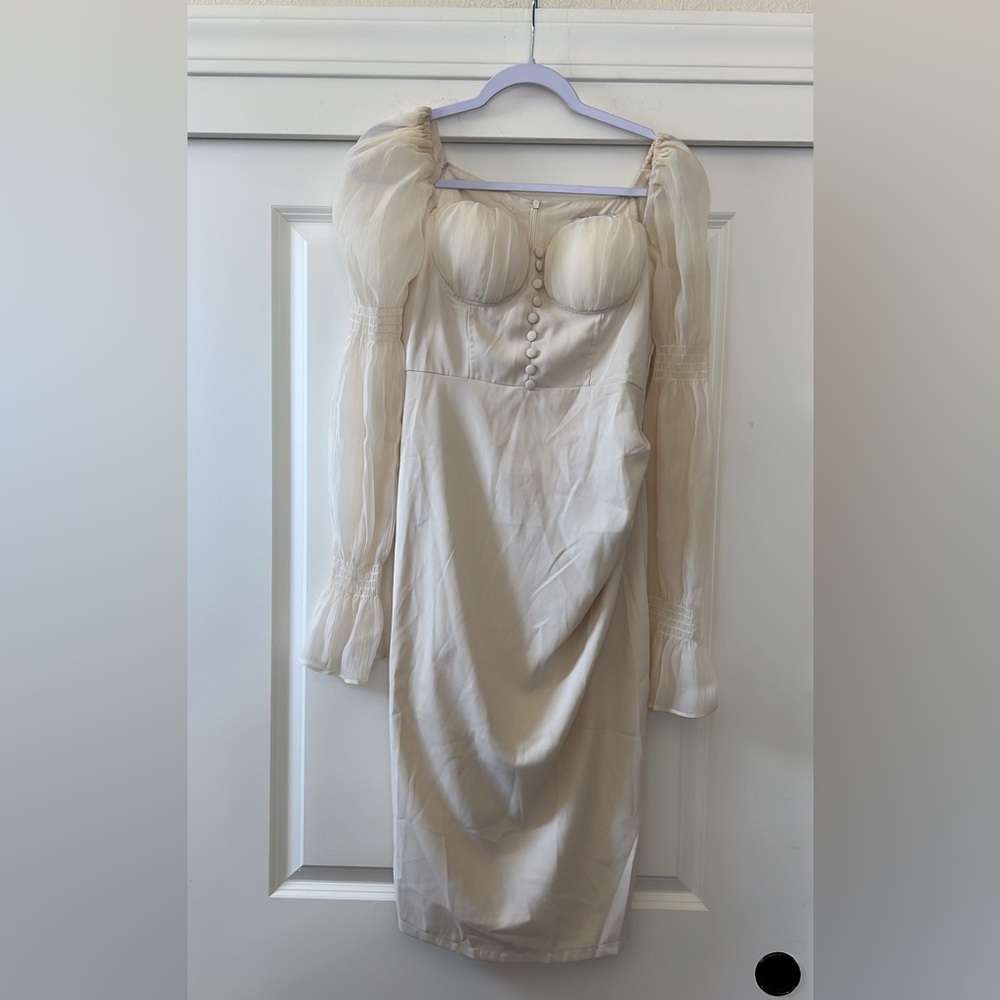 Elegant Fluffy Sleeve Midi Dress - Picture 3 of 7